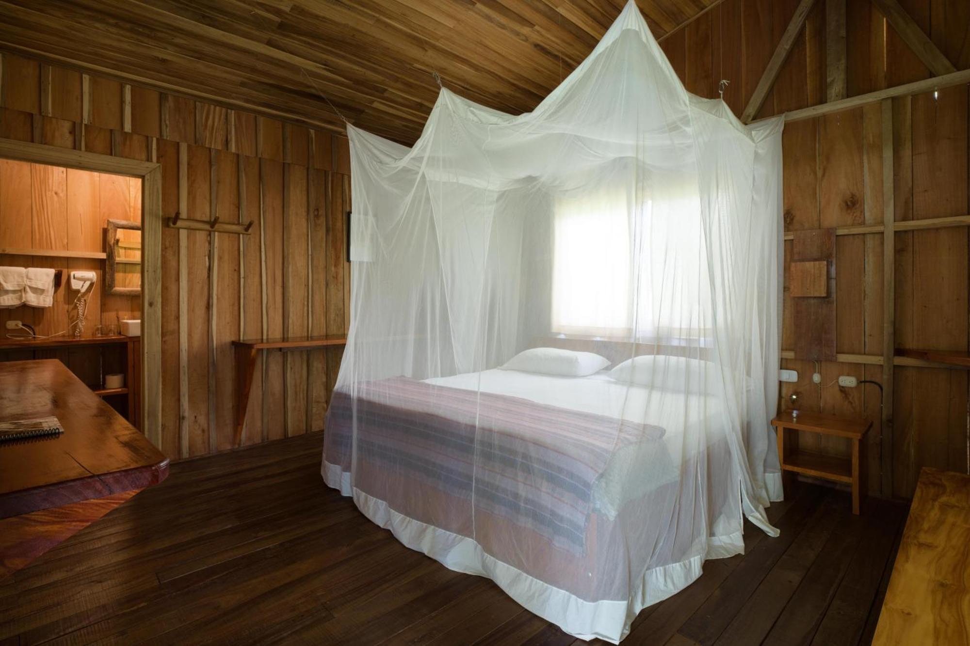 Finca Amistad Cacao Lodge Bijagua Exteriör bild